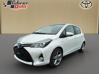 Gebraucht 2015 Toyota Yaris Hybrid Premium Limousine | CHF 12’900 (Teuer)