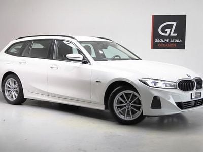 Weiss Gebraucht 2023 BMW 330e Comfort Edition Kombi | CHF 31’900 (Guter Preis)