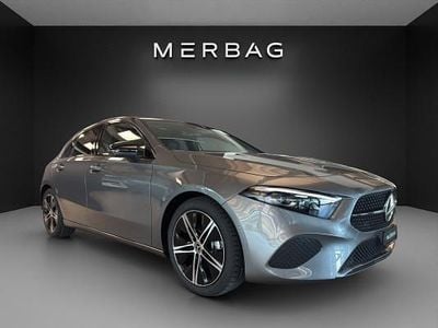 Gebraucht Mercedes A200 Night 163 PS (119 kW) 2025 Grau Limousine