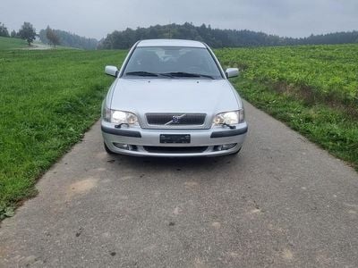 Gebraucht 2001 Volvo V40 Dynamic Kombi | CHF 3’499 (Fairer Preis)