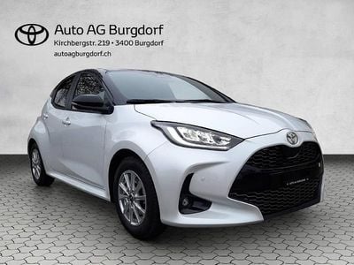 Weiss Gebraucht 2024 Toyota Yaris Hybrid Sport Limousine | CHF 31’900 (Fairer Preis)