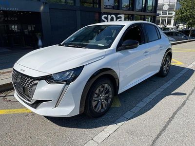 Neu Peugeot e-208 Active 100 kW (136 PS) 2025 Kleinwagen