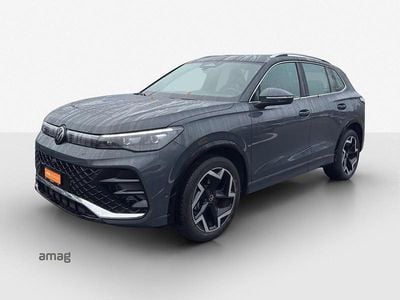 Delfingrau metallic Gebraucht 2024 VW Tiguan R-line SUV | CHF 49’490 (Etwas zu teuer)