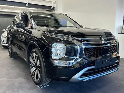 Neu Mitsubishi Outlander P-HEV Instyle 306 PS (225 kW) 2025