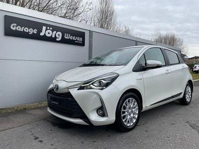 Weiss Gebraucht 2019 Toyota Yaris Hybrid Trend Limousine | CHF 14’800 (Guter Preis)