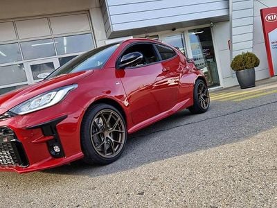 Rot Gebraucht 2021 Toyota Yaris Sport Limousine | CHF 38’250 (Teuer)