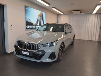 Grau Gebraucht 2024 BMW 520 M Sport Kombi | CHF 49’900 (Fairer Preis)