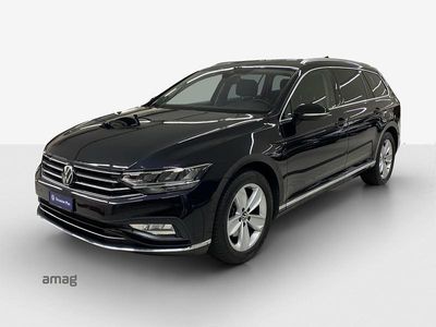 Deep black nacré Gebraucht 2023 VW Passat Elegance Kombi | CHF 31’990 (Fairer Preis)