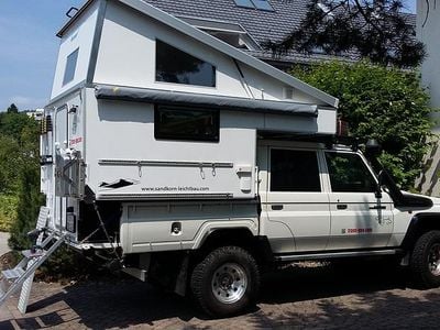 Gebraucht Toyota Land Cruiser 131 PS (96 kW) 2014