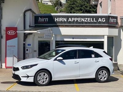 Weiss Gebraucht 2023 Kia Ceed Kleinwagen | CHF 27’300