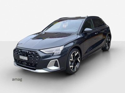 Neu Audi A3 Attraction 150 PS (110 kW) 2025 Gris manhattan métallisé Limousine