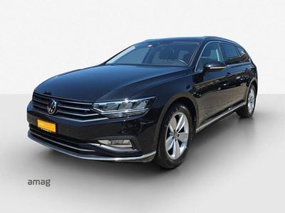 Deepblack perleffekt Gebraucht 2023 VW Passat Elegance Kombi | CHF 27’900 (Fairer Preis)