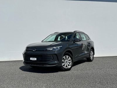 Grau Gebraucht 2024 VW Tiguan SUV | CHF 37’300 (Etwas zu teuer)