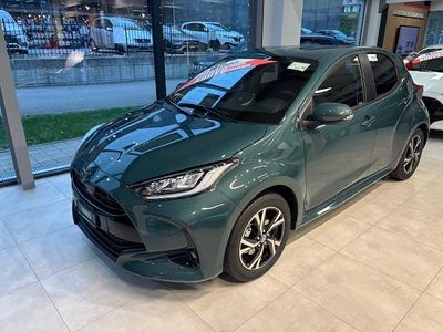 Grün Neu 2025 Toyota Yaris Hybrid Trend Limousine | CHF 28’750 (Etwas zu teuer)