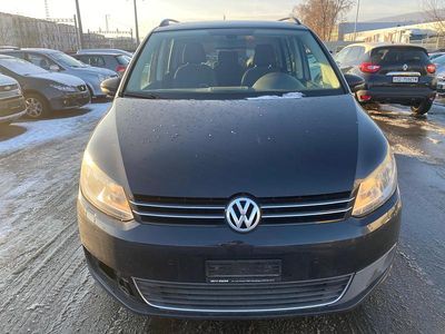 Gebraucht 2010 VW Touran Comfortline Van / Kleinbus | CHF 2’300 (Etwas zu teuer)