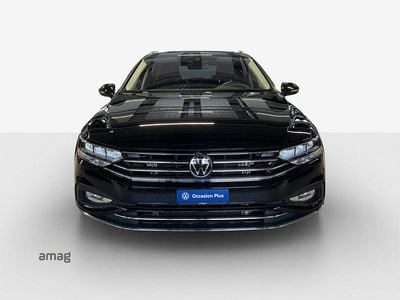 Gebraucht VW Passat Elegance 200 PS (147 kW) 2023 Deep black nacré Kombi