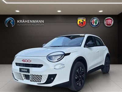 Neu Fiat 600 Red 114 kW (156 PS) 2025 Weiss Limousine