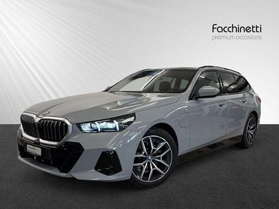 Gebraucht BMW 530e M Sport 299 PS (219 kW) 2024 Grau Kombi