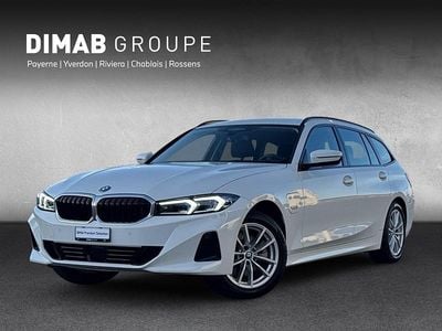 Gebraucht BMW 330e Comfort Edition 292 PS (214 kW) 2023 Weiss Kombi