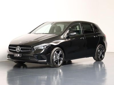 Schwarz Gebraucht 2021 Mercedes 200 Night Limousine | CHF 31’900