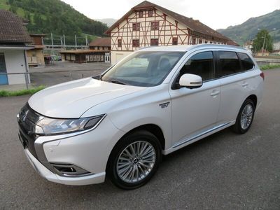 Mitsubishi Outlander P-HEV