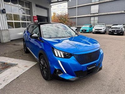 Blau Gebraucht 2021 Peugeot e-2008 GT SUV | CHF 19’900 (Etwas zu teuer)