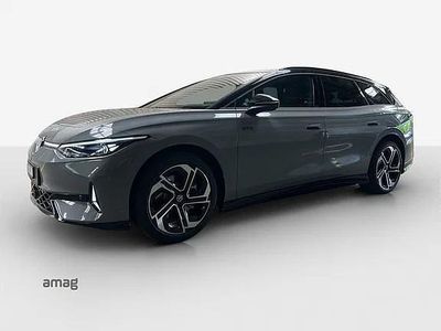 Mondsteingrau schwarz Neu 2025 VW ID.7 GTX Kombi | CHF 71’840 (Etwas zu teuer)