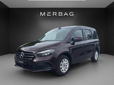 Gebraucht Mercedes 180 Progressive 116 PS (85 kW) 2024 Rot Limousine