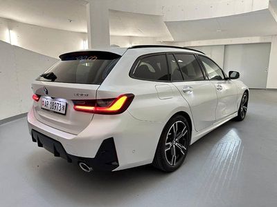 Gebraucht BMW 330 Shadowline 245 PS (180 kW) 2025 Kombi