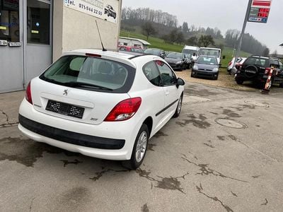 Gebraucht Peugeot 207 73 PS (53 kW) 2010