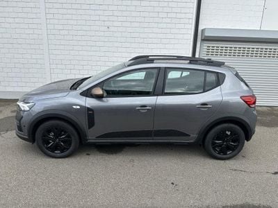 Neu Dacia Sandero 91 PS (66 kW) 2025 Anthrazit Kleinwagen