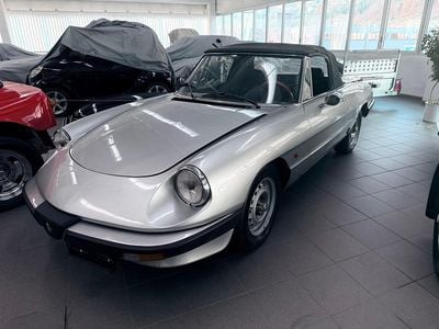 Gebraucht Alfa Romeo Spider 128 PS (94 kW) 1987 Grau Cabrio
