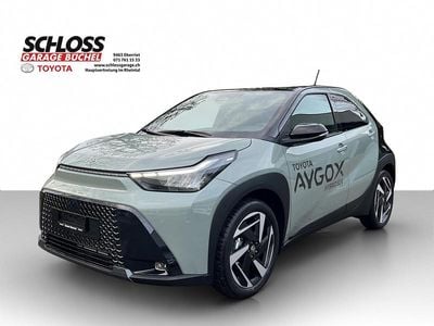 Neu Toyota Aygo X Style 116 PS (85 kW) 2025 Grün SUV