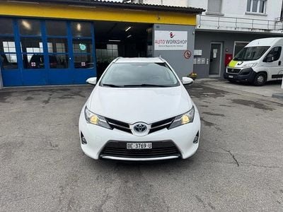 Gebraucht 2015 Toyota Auris Touring Sports Trend Kombi | CHF 5’900