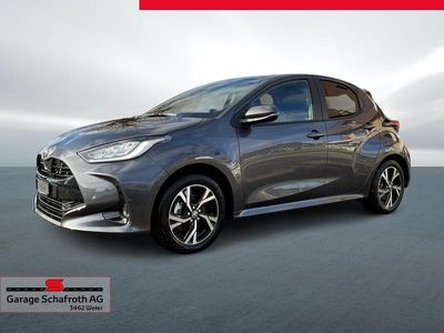 Grau Neu 2025 Toyota Yaris Hybrid Trend Limousine | CHF 28’860 (Etwas zu teuer)