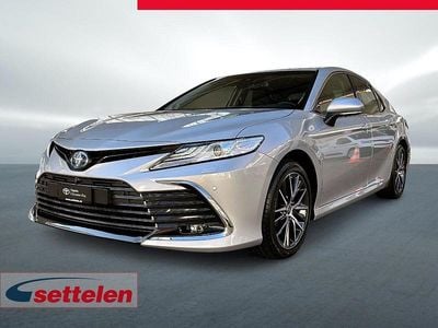 Gebraucht Toyota Camry Premium 218 PS (160 kW) 2024 Silber Limousine