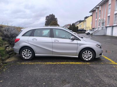 Gebraucht Mercedes 180 122 PS (89 kW) 2011 Limousine