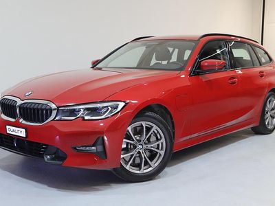 Rot Gebraucht 2020 BMW 330e Shadowline Kombi | CHF 33’900