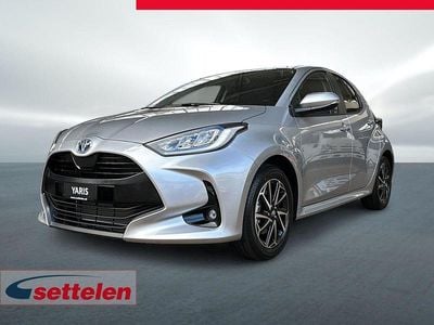 Silber Gebraucht 2023 Toyota Yaris Hybrid Trend Limousine | CHF 26’850 (Etwas zu teuer)