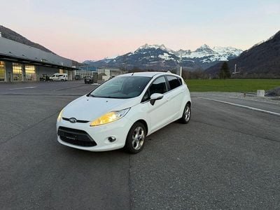 Gebraucht Ford Fiesta Titanium 96 PS (70 kW) 2010 Kleinwagen