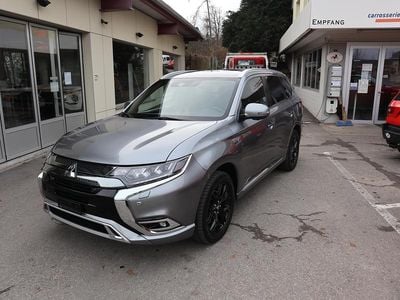 Grau Gebraucht 2020 Mitsubishi Outlander P-HEV SUV | CHF 24’800 (Etwas zu teuer)