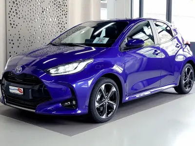 Neu (2026) Toyota Yaris Premium 130 PS | Seltenes Fahrzeug
