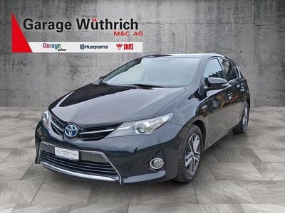 Schwarz Gebraucht 2015 Toyota Auris Hybrid Trend Limousine | CHF 9’950 (Guter Preis)