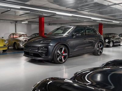 Neu 2025 Porsche Macan Turbo SUV | CHF 122’900