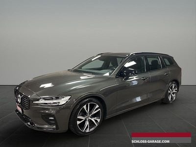 Grau Gebraucht 2021 Volvo V60 R-Design Kombi | CHF 31’990 (Etwas zu teuer)