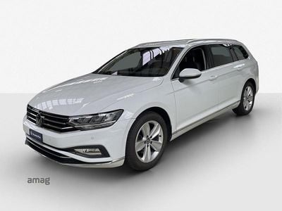 Bianco ghiacciaio metallizzato Gebraucht 2023 VW Passat Elegance Kombi | CHF 29’800 (Fairer Preis)