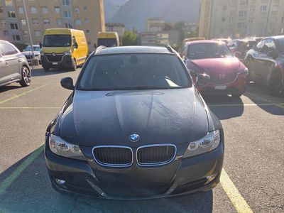 Gebraucht BMW 318 143 PS (105 kW) 2011 Kombi