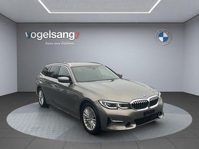 Grau Gebraucht 2021 BMW 330e Luxury Line Kombi | CHF 29’800 (Superpreis)