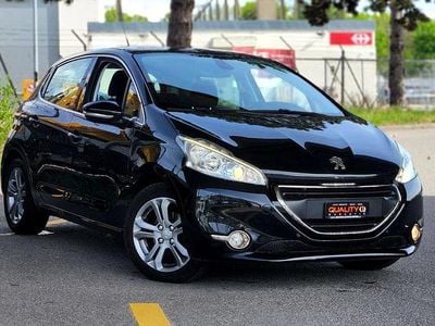 Gebraucht Peugeot 208 Allure 115 PS (84 kW) 2014 Kleinwagen