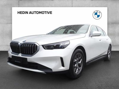 Weiss Gebraucht 2024 BMW 520 Comfort Edition Limousine | CHF 66’900